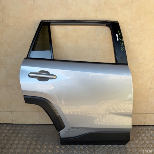 tür komplet hinten rechts TOYOTA RAV4 V 2024 jahr