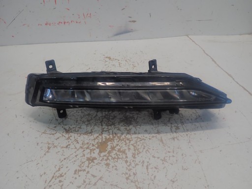 NEBELSCHEINWERFER RECHTS SKODA SUPERB III LIFT 19- 3V0941700B