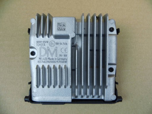 Радар системы контроля полосы движения toyota avensis t27 на лобовом стекле 8818105010