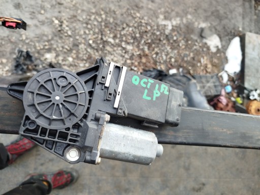 Электродвигатель оконного модуля левый передний, skoda octavia 1 fl 104411-302