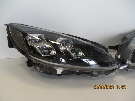 light LED FORD KUGA MK3 LV4B-13E014-FC right