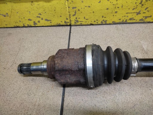 TOYOTA YARIS II 1.4 semi-axis right front