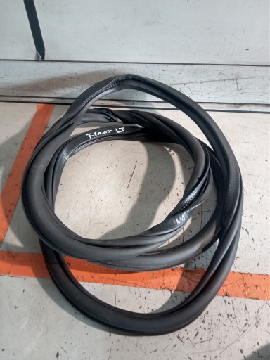 VW T-CROSS УПЛОТНЕНИЕ ДВЕРИ ЛЕВЫЙ ЗАДНИЙ КУЗОВ АВТОМОБИЛЯ