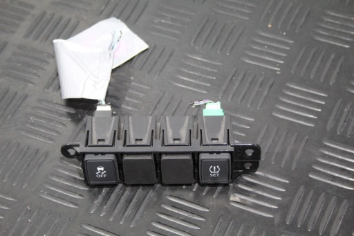 Commandes Console OFF Marchepied NISSAN JUKE F15 LIFT 681RU-BV90A