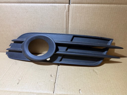 AUDI A6 C7 right grid grille of a bumper 4G0807682G 4G0807682A