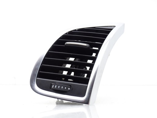 Вентиляційна решітка передня права AUDI Q7 4l 4L0820902T