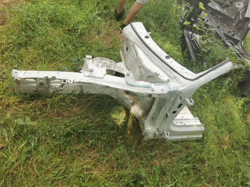 WP0ZZZY1ZLSA69032 - ІДЕАЛЬНА ПЕРЕДНЯ ЛІВА ЧЕТВЕРТЬ PORSCHE TAYCAN 1