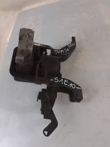 Toyota Prius III engine mount