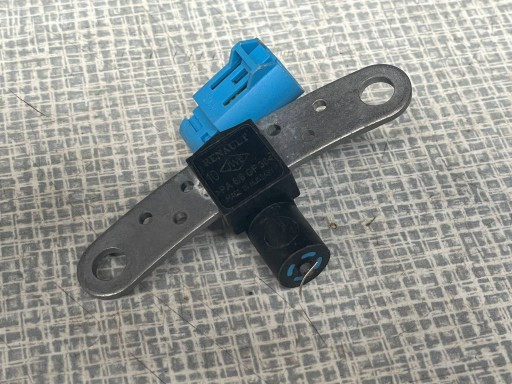 DER KURBELWELLENPOSITIONSSENSOR OEM 8208647554B !J