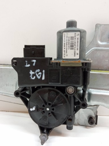 mechanism windows left rear part 9806082280 Peugeot 2008 and (2013-2019)
