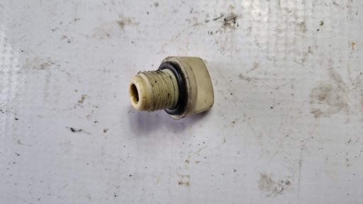 КРЫШКА ЗАЛИВНОЙ ГОРЛОВИНЫ YAMAHA MAJESTY 250