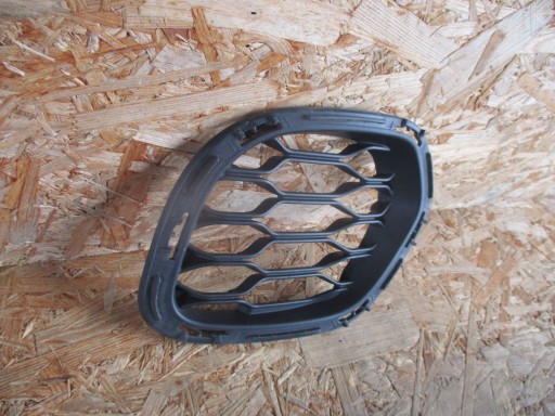 grid of a bumper of the front left MINI COOPER F55 F56 JCW
