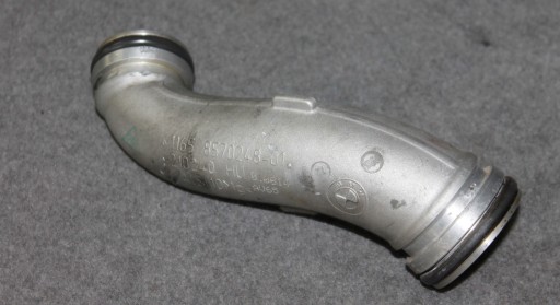 BMW G30 G32 G11 G15 4.0D B57D30B - pipe clutch TURBO 8570248