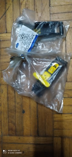 ET76-A42982-CE петля задней двери FORD COURIER