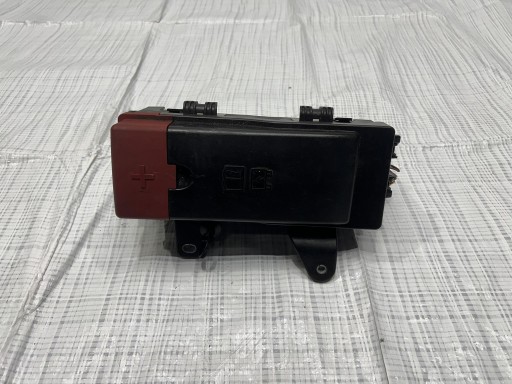 КОРОБКА ЗАПОБІЖНИКІВ LAND ROVER VELAR L560