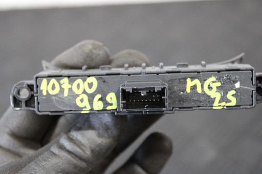 switch consoles 10700969 MG ZS LIFT FL 2024