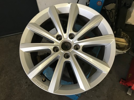 disk 17 VW 2GA601025M 2GA 601 025 M original