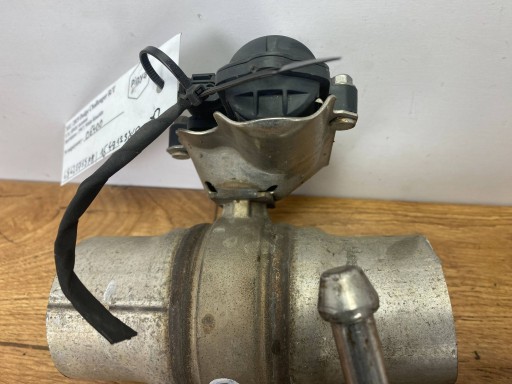 Actuator throttle flap trunk door of an exhaust Dodge Challenger 2015+