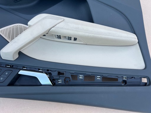 AUDI Q5 80A side door upholstery left front bang & OLUFSEN 80A867133