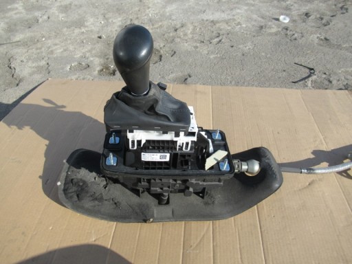 8K1713041H - A4 B8 A5 селектор передач важіль ручка автомат