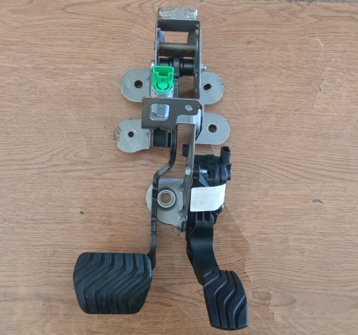 SCENIC IV ESPACE V ПЕДАЛЬ АКСЕЛЕРАТОРА ГАЛЬМА 465011585R