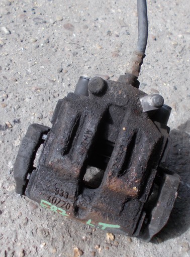 BMW E87 2.0 D 11R caliper left rear part