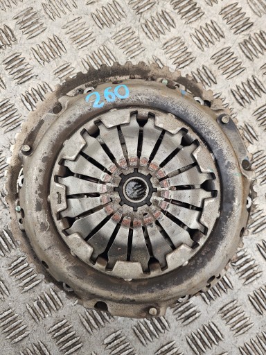 kvačilo SZTYWNE RENAULT CLIO IV 0,9TCE 302101221R