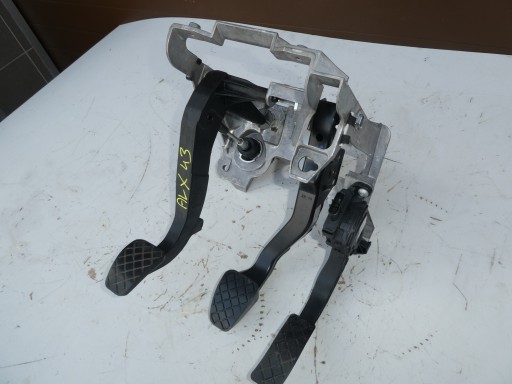AUDI A4 B8 A5 PEDAL BREMSE VERSTEIFUNG 8K1721117