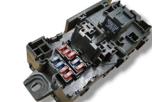 Module fusibles Mitsubishi Pajero Sport facelift 2002 MR409898