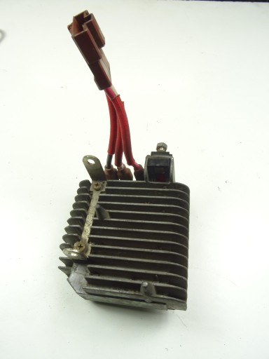 HONDA GL 1500 РЕГУЛЯТОР НАПРЯЖЕНИЯ 82-01