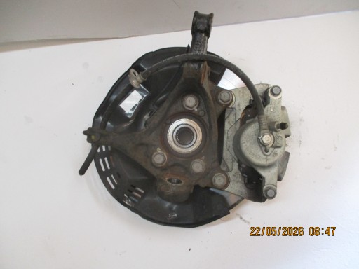 swing left TOYOTA COROLLA CROSS 2,0HYB 23R
