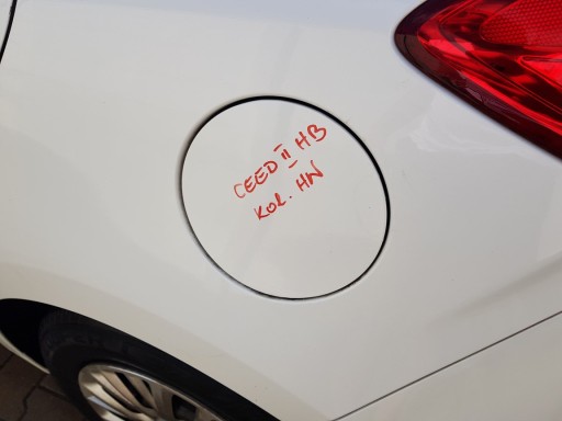 KIA CEED II HB КРЫШКА ТОПЛИВНОГО БАКА WD 2012-17R