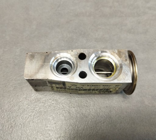 Volkswagen Golf VII valve ROZPREZNY 5Q0816679B