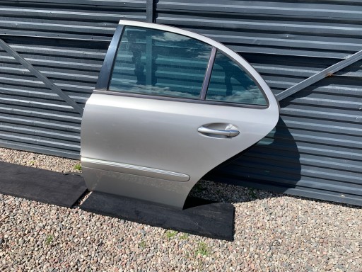 MERCEDES W211 SEDAN dveře levé levý záď zadní 723 C723