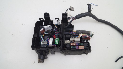 284B611XXX.AKCENT81 - Nissan x trail t32 1.6 dci блок запобіжників n1