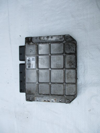 Контролер двигуна toyota auris 1.33 89661-02w30