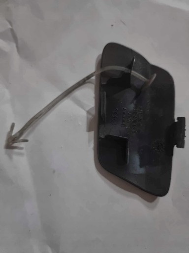 AUDI RS4 8K0 B8 -> Abschleppöse der Stoßstange vorne 8K0807241F