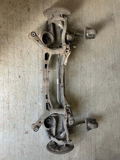 Балка задней подвески 1.6 tdi passat b8 14 - универсал 3q0505447a 3q0505235q