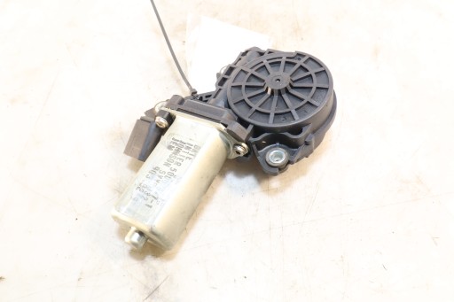 Моторчик замикання замка передній лівий audi a8 d4 50802877-1