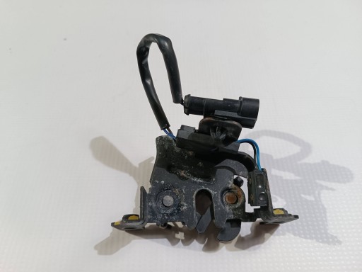 lock pokrywy of the engine bonnets left front Maserati Ghibli SQ4 2013