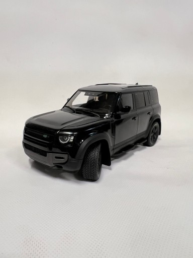 Мініатюрна модель Land Rover Defender 110 V8 Santorini Black Масштаб 1:18