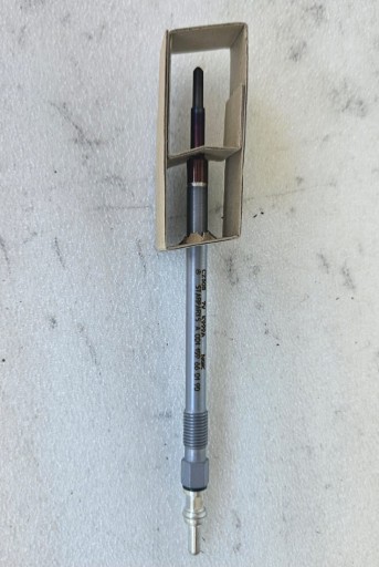 Свеча накаливания новая mercedes-benz a001159660190