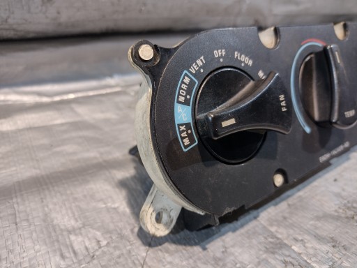 Panel rešetka ventilacije Ford Taurus i 1 E6DH-19C925-AD