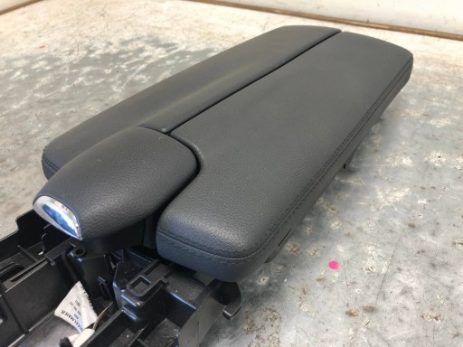 armrest TUNELU leather MERCEDES W212 0005746037
