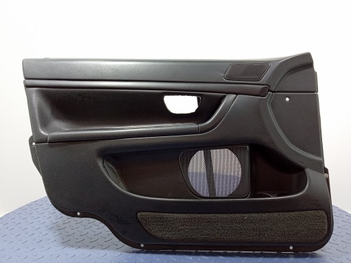 VOLVO S80 і оббивка передньої лівої двері бекон