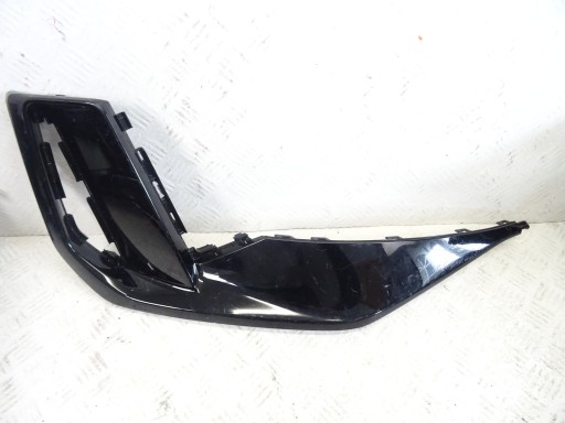 grid of a bumper front front right AUDI Q6 E-TRON S-LINE 85H807968