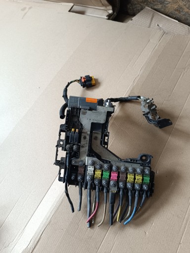 Модуль напряжения аккумуляторной батареи citroen ds4 ds5 g03 9665878080