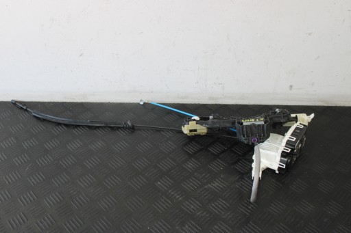 lock door left rear part CLS II W218 A2047302735