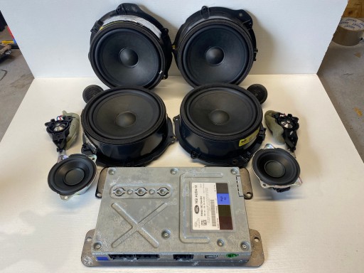 HK8M16D054 - УСИЛИТЕЛЬ MERIDAN JAGUAR F-PACE