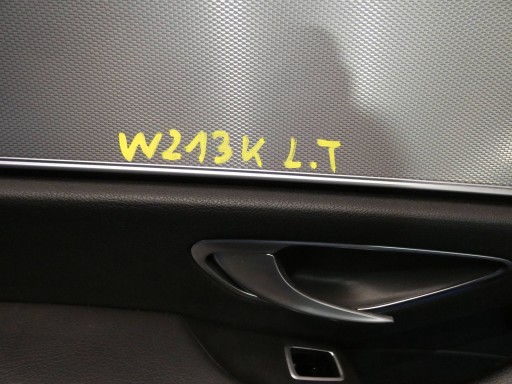 MERCEDES E KLASA W213 KOMBI oldal kárpit ajtó bal far
